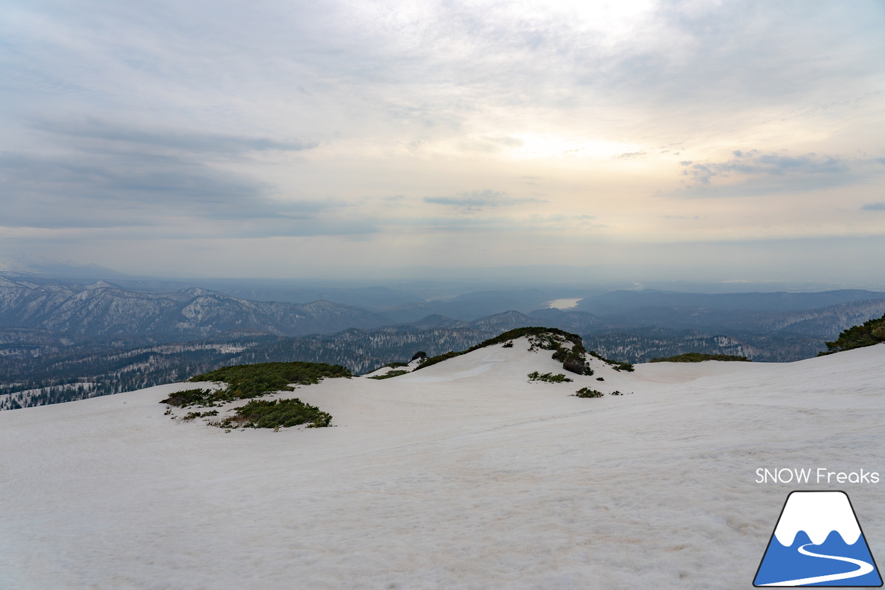 大雪山旭岳ロープウェイ｜2022-2023シーズンSNOWFreaks最終レポート。滑り納めは、北海道最高峰「旭岳」。皆様、今シーズンもありがとうございました！